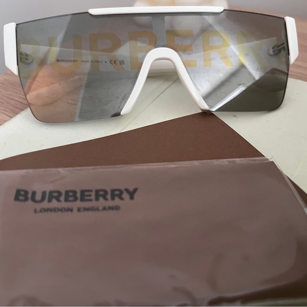 BURBERRY White Sunglasses